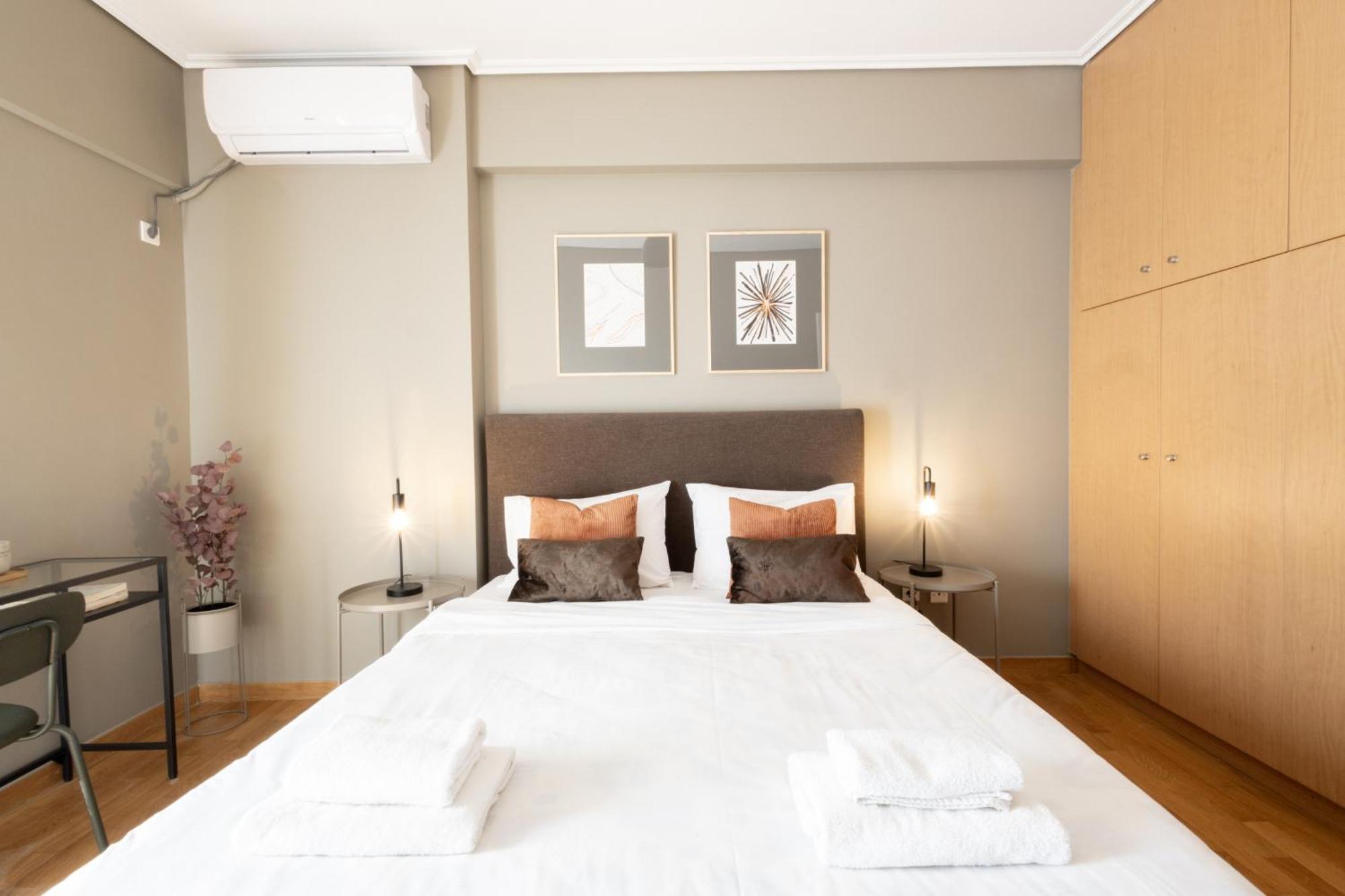 Renovated 3 Bedroom Apt With Acropolis View Афины Экстерьер фото