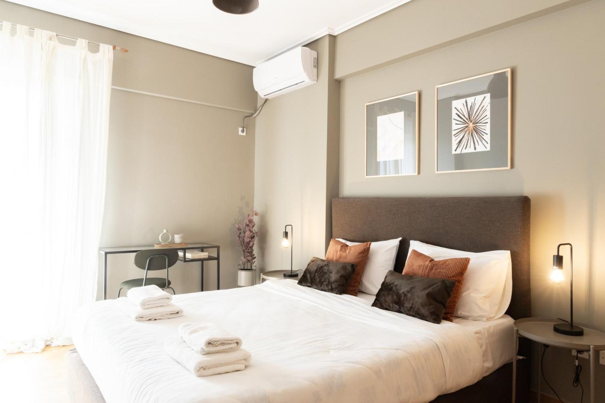 Renovated 3 Bedroom Apt With Acropolis View Афины Экстерьер фото