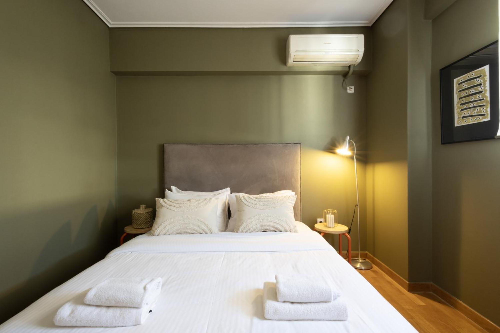 Renovated 3 Bedroom Apt With Acropolis View Афины Экстерьер фото